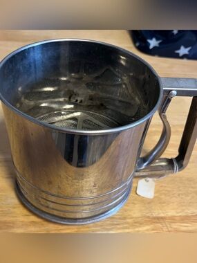 Vintage Stainless Steel Flour Sifter - Shiny Silver